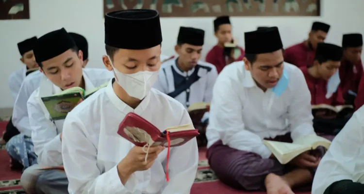 Tips Menghafal Al Quran dengan Lebih Tenang, Rapi, dan Tidak Mudah Lupa