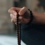 Dzikir Pagi dan Petang Lengkap, Amalan Ringan yang Bisa Dibaca Setiap Hari